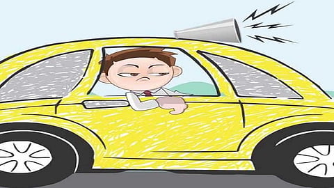 त्याच्या नरड्यावर सुरी फिरणार ताेच सायरन वाजला अन्‌...