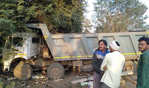 Two killed in truck accident in Chandrapur