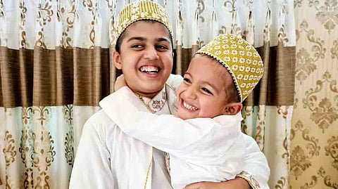 बोहरा समाजातर्फे ईद साजरी, घरीच नमाज अदा...कोरोना'मुक्तीसाठी प्रार्थना !