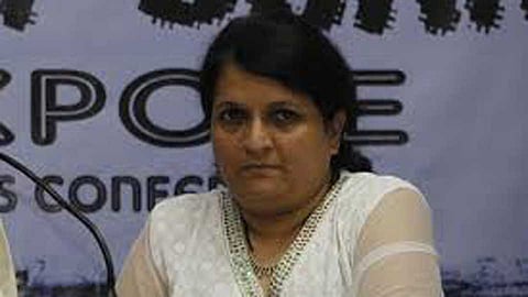 Anjali Damaniya console Order to cancel the Cases