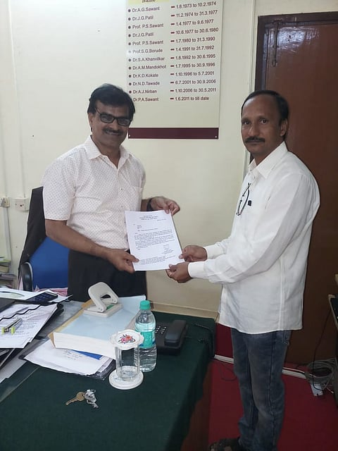 Balasaheb Sawant Konkan Agricultural University Members of the Drivers' Association of Dapoli decide to pay one day salary for the Chief Minister's Assistance Fund