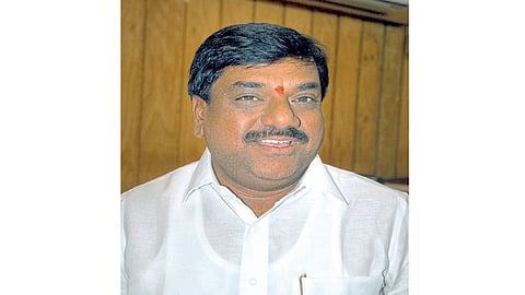 राष्ट्रवादीचे काही आमदार अपक्षांसोबत; संग्रामसिंह देशमुखांचा गौप्यस्फोट