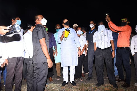 Home Minister Anil Deshmukh inspected the locust damage last night