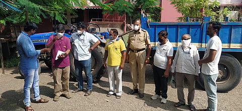 सापळा रचून अवैध रेती वाहतुक करणाऱयांवर महसुल विभागाची कारवाई