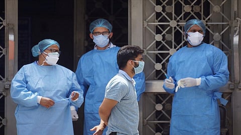हॉस्पिटलsss नको रे बाबा ! आता नॉन कोविड रुग्णांनाही वाटू लागलीय भिती, कारण...