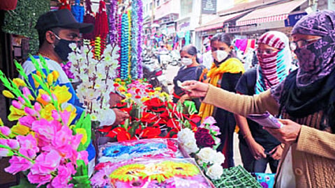 environment friendly ganeshotsav decoration material market nashik marathi news