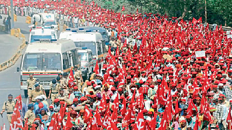 लोकशाहीचा ‘लाँग मार्च’