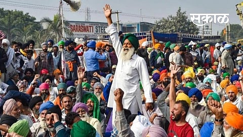 TejbirSingh said now where did Mahatma Gandhi and Bhagat Singh come together