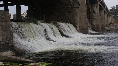 first cycle of water was released from Gangapur, Darna and Mukne dams nashik marathi news