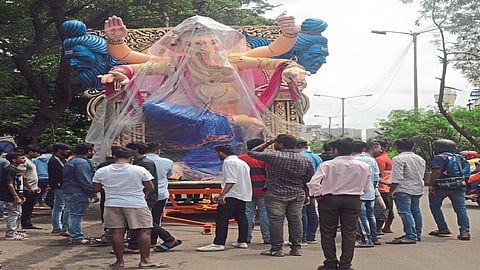 पनवेल ः गणरायाचे धुमधडाक्‍यात स्‍वागत.