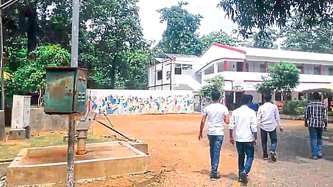 अहेरी : शिक्षणक्षेत्रात अग्रेसर असलेली भामरागड येथील लोकबिरादरी प्रकल्पाची आश्रमशाळा. 