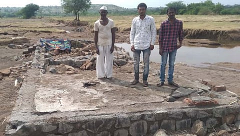 'इंदापुरातील राहती घरे वाहून गेलेल्या कुटुंबांना मदत करावी' 