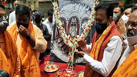 girish mahajan ram pooja.jpg