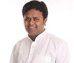 Congress youth brigade took to the field to form an organization