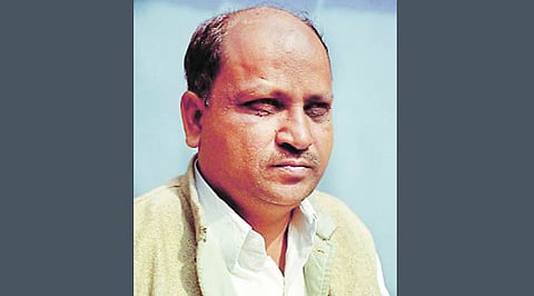 Farmer leaders were telling Thanedar to remove the mask