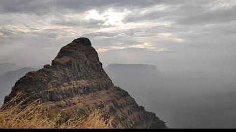 lingana fort trekking