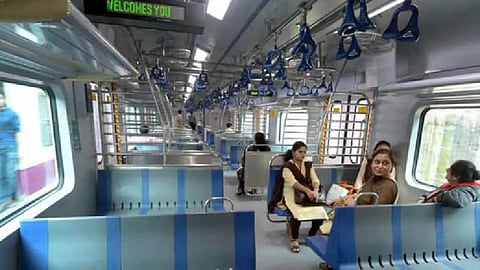 मुंबईत प्रवास कोंडी सुरुच, सामान्यांसाठी लोकल सुरु करण्याची मागणी
