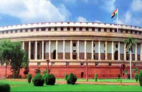 देशभरात आजपासून नव्या नियामांचे वारे; कर्ज होणार स्वस्त