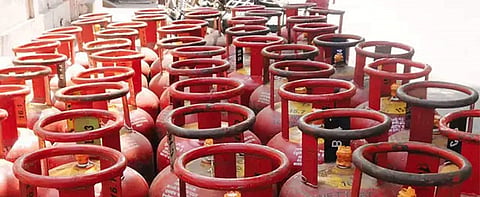  Public notice of summons to 870 non-payment of loan for gas connection