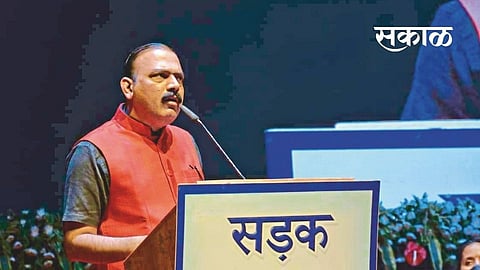 Makarand Anaspure said Roads are built by politicians not engineers in India