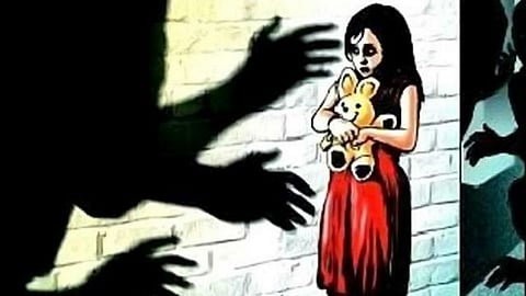  तो तिला गोडबोलून घरी घेऊन जायचा आणि...