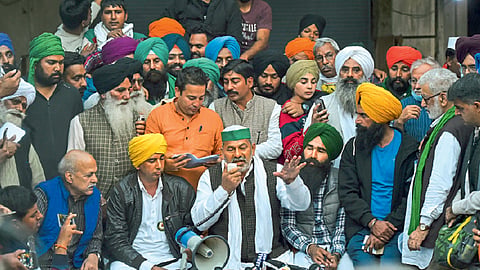 आंदोलनाची धग वाढणार; अंबानी-अदानींच्या उत्पादनांवर बहिष्कार 