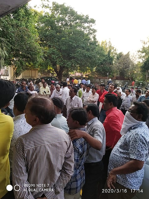 नांदेडला नगररचना कार्यालयात गर्दी 