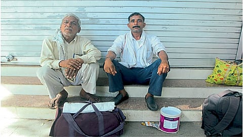 ... टीचभर पोटासाठी त्यांना साधा वडापावही मिळाला नाही! 