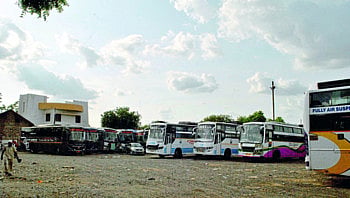 private bus
