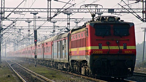 पॅसेंजर गाड्या सुरू होण्याची शक्यता धुसर 