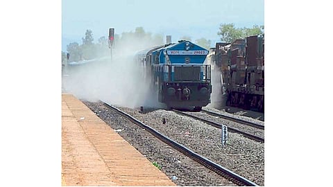 किर्लोस्करवाडीला सहा रेल्वेंना थांबा मंजूर