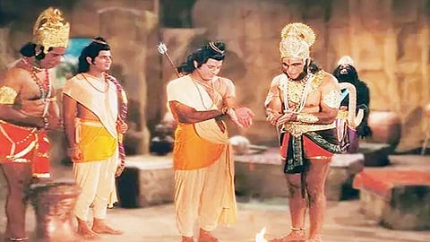 'रामायण' मालिका  बनवली आणि एका रात्रीत झाले यशस्वी; रामायण मालिकेच्या मेकिंगची कहाणी