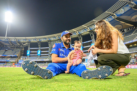 World Cup 2019 : रोहितच्या शतकांमागे आहेत हे पिटुकले हात..