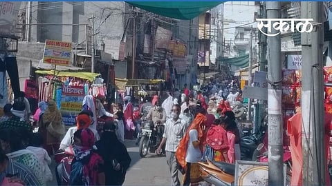 Akola Marathi News Morning crowd; Dry in the afternoon!