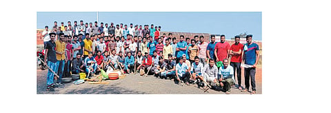 Youngers Clean Samangad Fort Kolhapur Marathi News