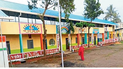 zilha parishad school hightake with the help of village people in kanheri kolhapur