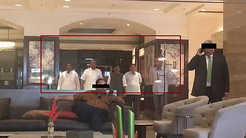 'त्या' पन्नास मिनिटांच्या बैठकीत काय ठरलं ?