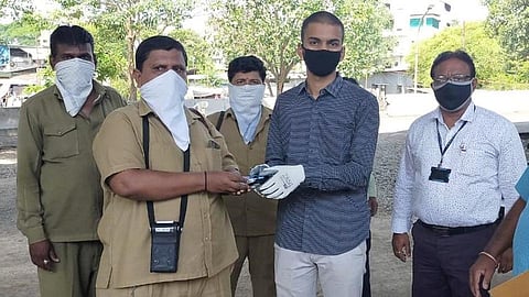 Video : चिंचवडमधला चर्चेत असणारा वाढदिवस; पीएमपीच्या कर्मचाऱ्यांना अनोखे 'थँक्यू'