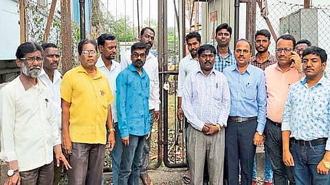 Mobile Company Outstanding In Jaysingpur Tower Sealdah Kolhapur Marathi News   