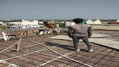 Workers are get injured while constructing slab in Amravati 
