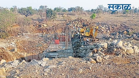 The K T Weir Dams On The Ambeohal Project Will Be Completed Soon Kolhapur Marathi News