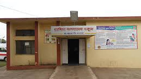 वैद्यकीय अधिकाऱ्यांचे खासगी दवाखान्यांशी साटेलोटे; भाजपच्या नगरसेवकाचा गंभीर आरोप