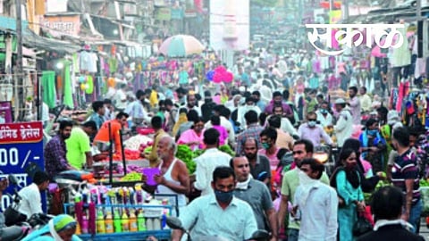 धुळ्यात धडकी भरवणारी गर्दी ! कोरोनाबाधितांची संख्या दिवसेंदिवस वाढती
