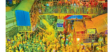 Devotees rush to Yallamma hill area of ​​Saundati for Shakambari Purnima Yatra belgum marathi news
