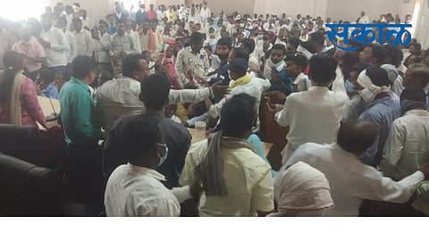 dispute at district collector officer for reservation for sarpanch in yavatmal 