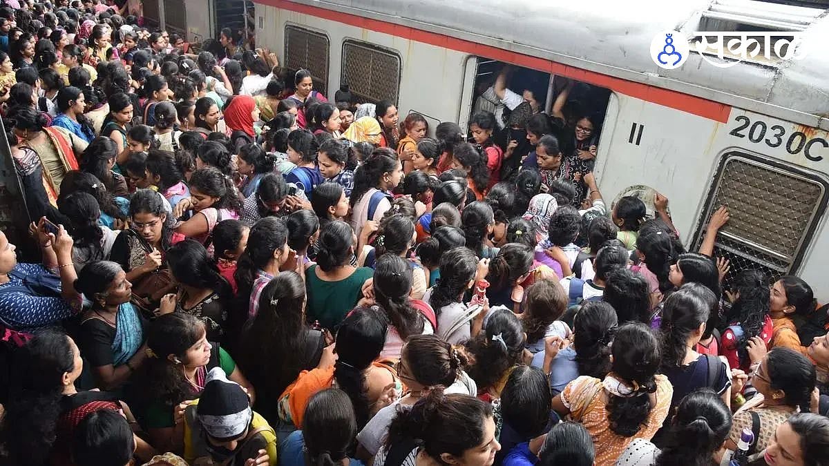 MUMBAI LOCAL TRAIN ACCIDENT THREE DEATHS REPORTED IN CENTRAL RAILWAY ...