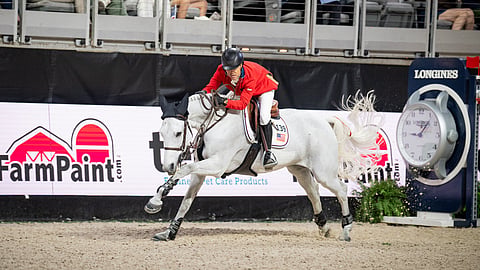 Kent Farrington vaihtoi hevosta toiseen osakilpailuun. Sijoitus pysyi samana. Ykkösenä. 
