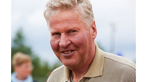 Pinttynyt suomenhevosmies Olli Ukkola sanoo, ettei aio juhlia ikääntymistä. "Saisi vain pysyä terveenä", hän huikkaa.
