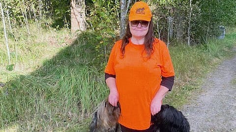 Nora Järvinen pitää eläimistä ja monté on hänen sydäntään lähellä.