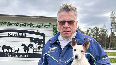Roi Iltanen on tarmokas sekatyömies Huusarin tallin toiminnassa.